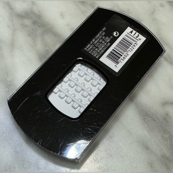 Mac “30 Artiste Lash,” Eyelash Extensions - Picture 2 of 4